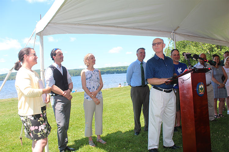 Peter Benevento presenting to the crowd unveiling the aeration system - Larry Myott Photo